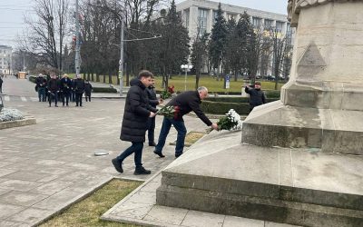 Astăzi am depus flori la monumentul lui Ștefan cel Mare, în memoria victoriei sale de la Vaslui