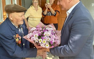 Сегодня отправился с визитом на север Молдовы. Во Флорештах навестил двух ветеранов Великой Отечественнной войны