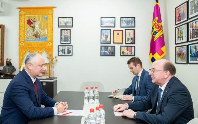 Провёл встречу с Чрезвычайным и Полномочным Послом Российской Федерации в Республике Молдова Олегом Васнецовым