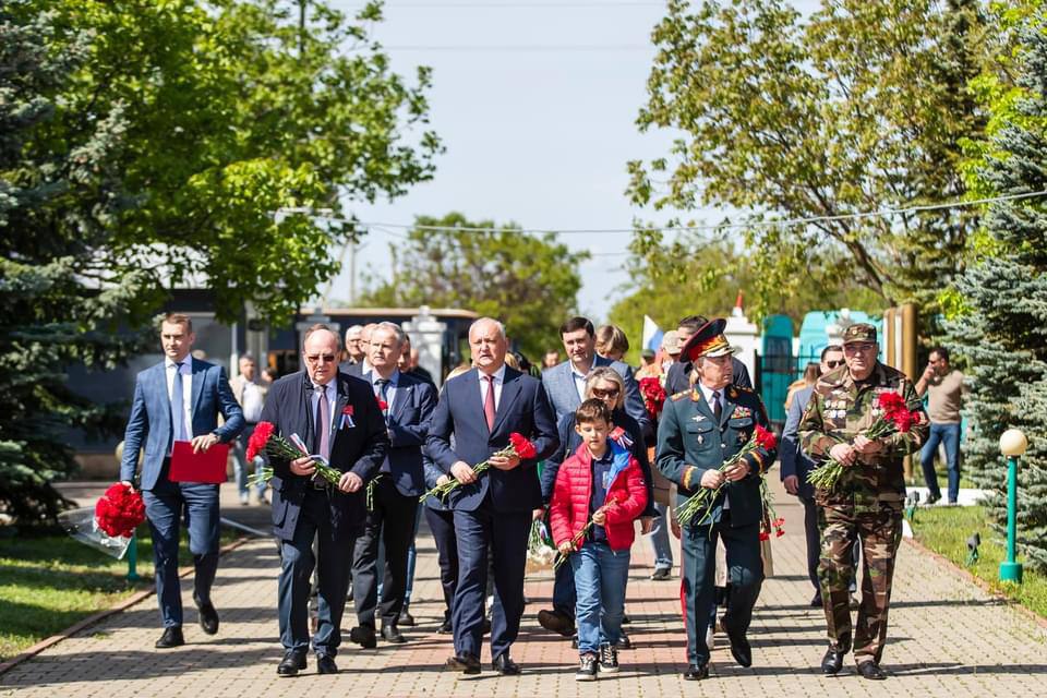 Принял участие в церемонии захоронения останков 15 воинов Красной армии на мемориальном комплексе «Шерпенский плацдарм»