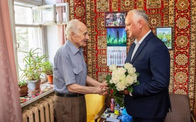 В канун 80-летия освобождения Молдовы от фашистских захватчиков навестил ветерана Великой Отечественной войны Анатолия Николаевича Кондырева